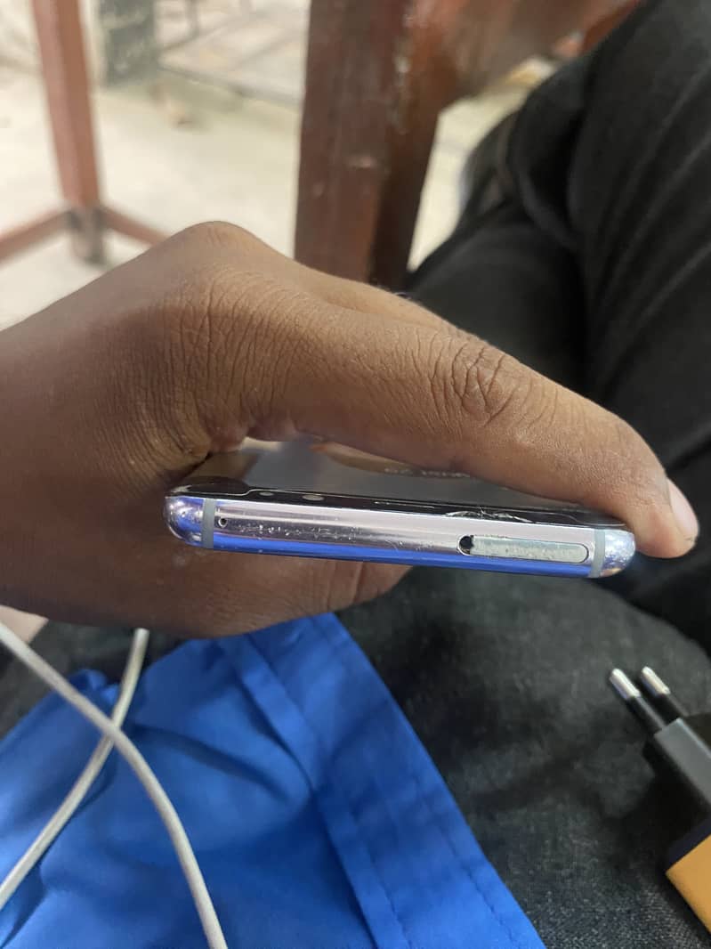 Samsung Mobile S8 Plus 1
