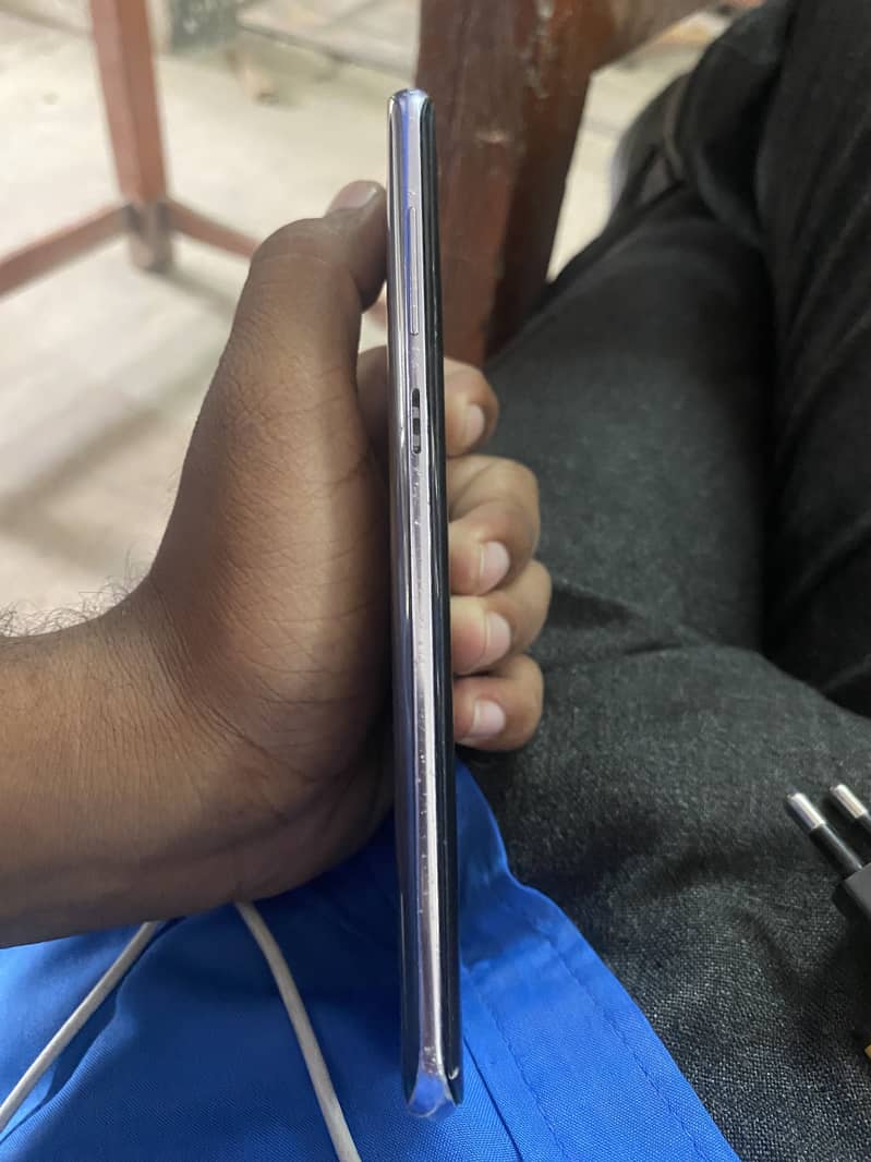 Samsung Mobile S8 Plus 3
