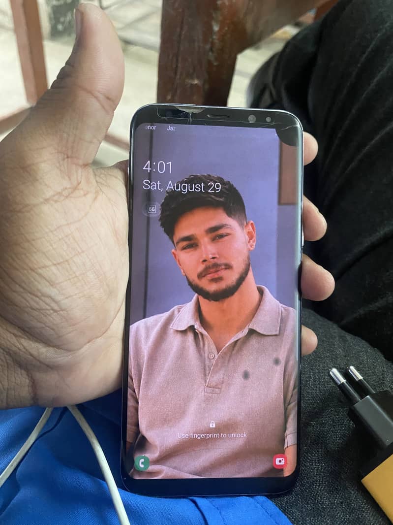 Samsung Mobile S8 Plus 4