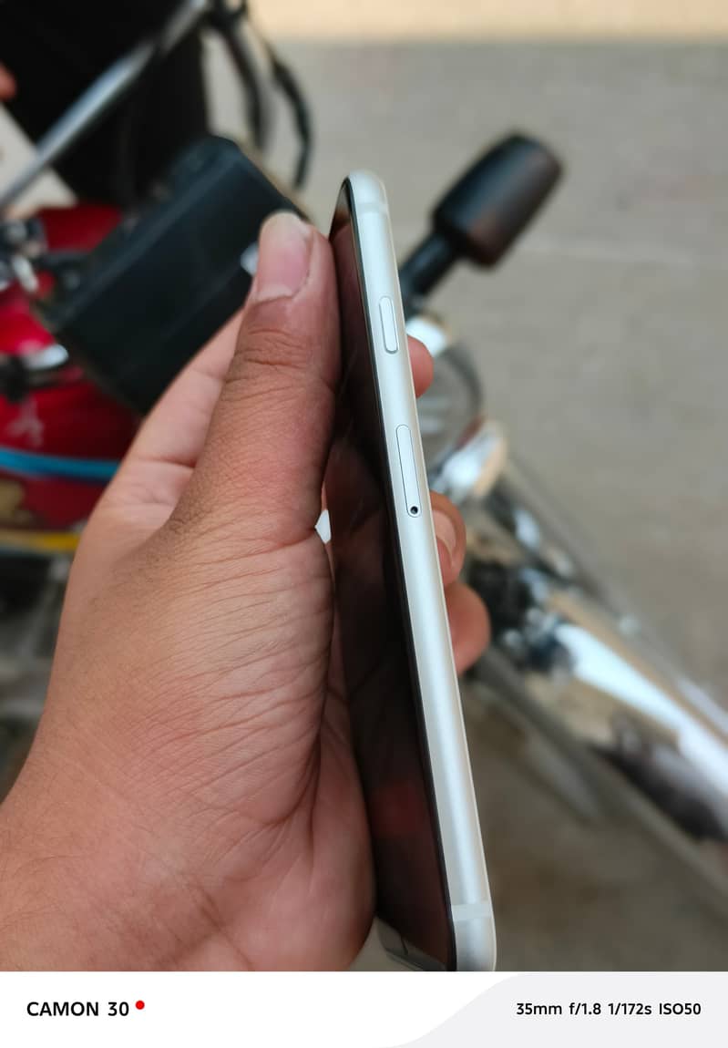 Apple iPhone SE 1