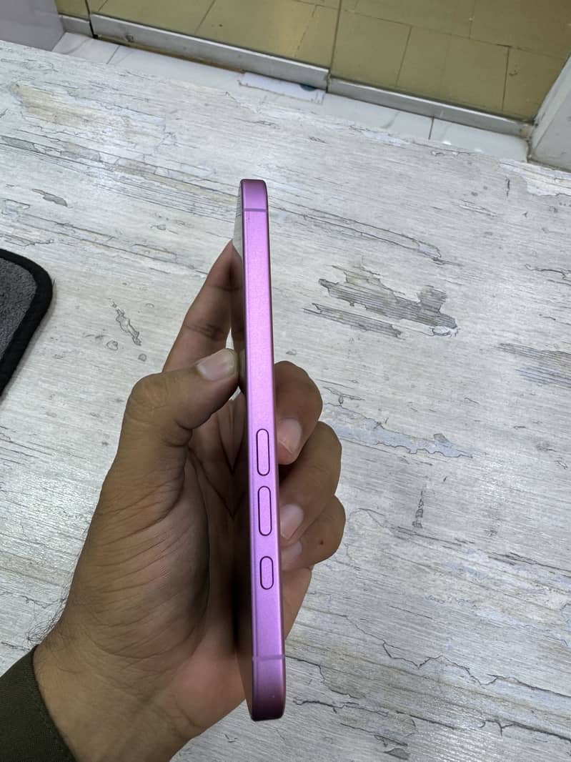 Apple iPhone 16 1