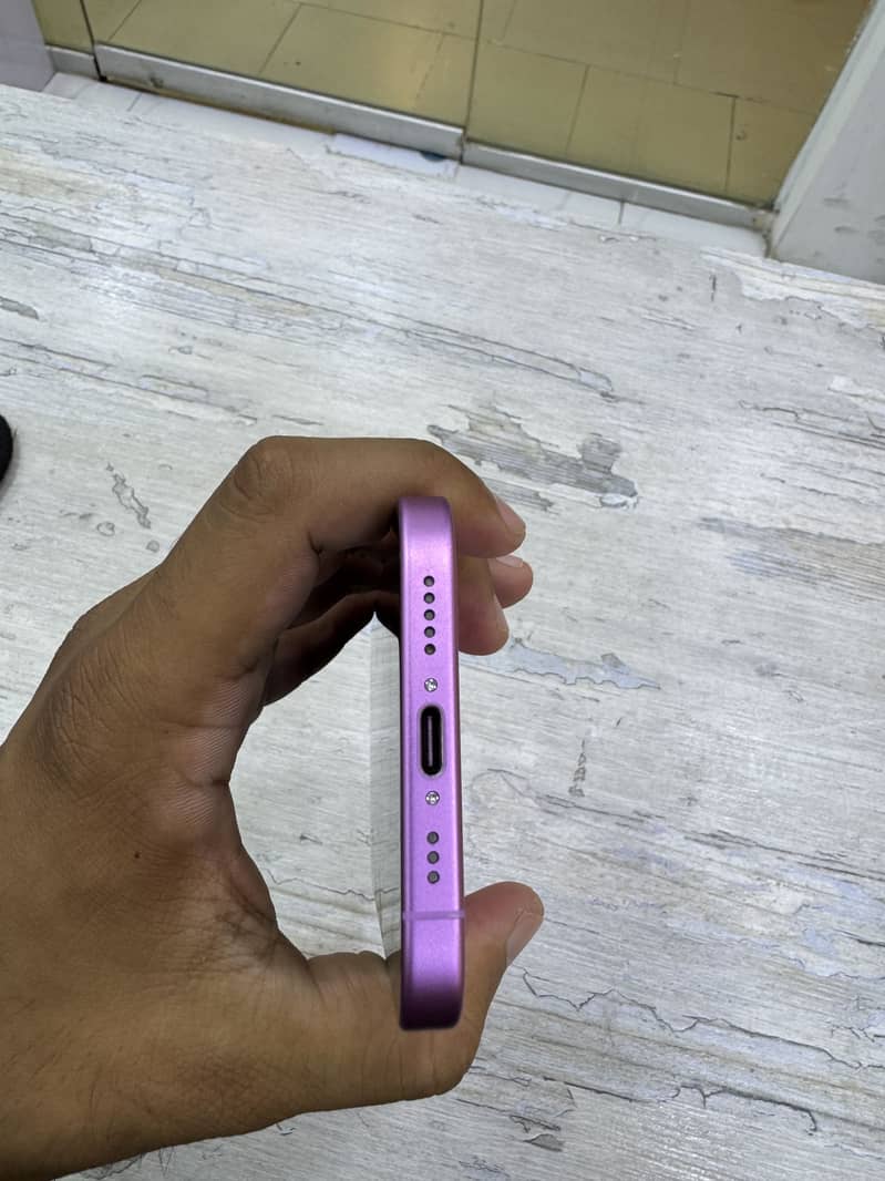 Apple iPhone 16 5