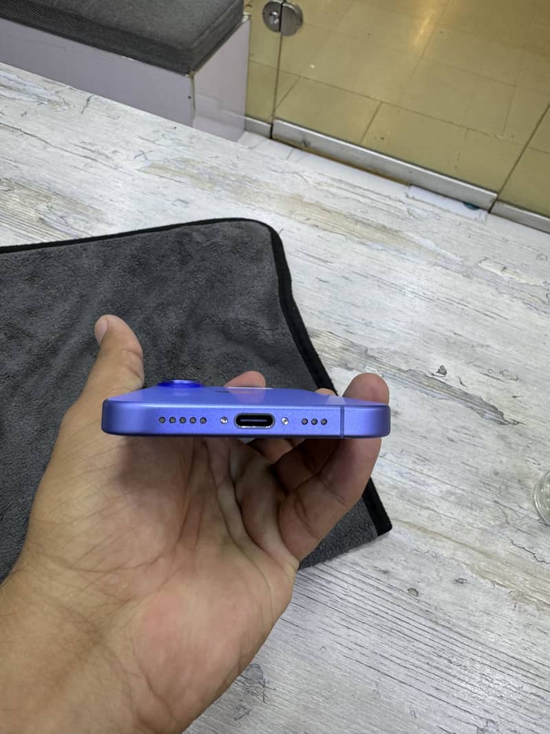 Apple iPhone 16 16