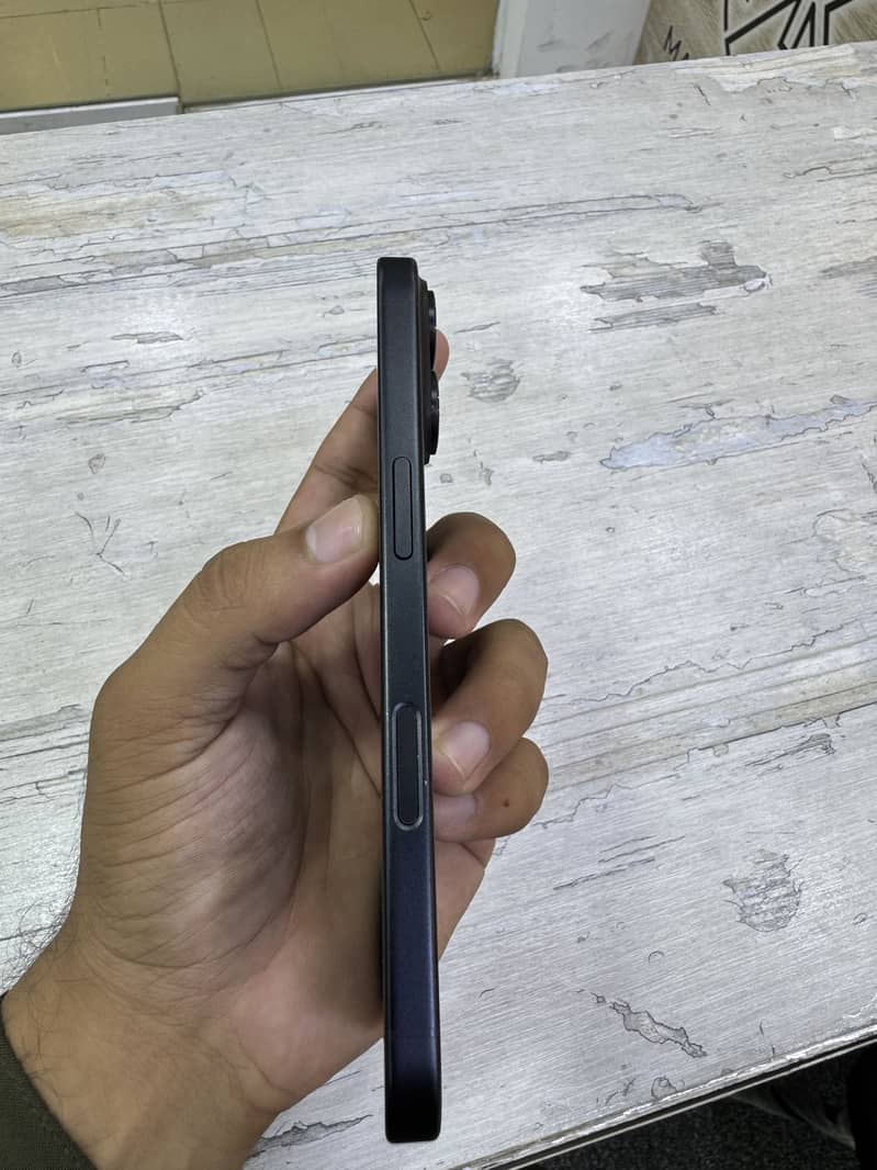 Apple iPhone 16 17