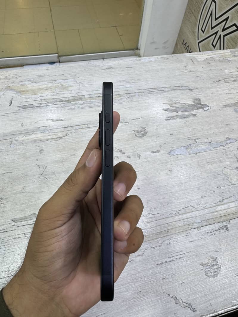 Apple iPhone 16 18