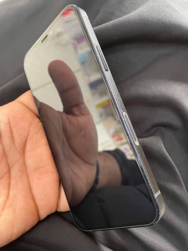 Apple iPhone 12 2