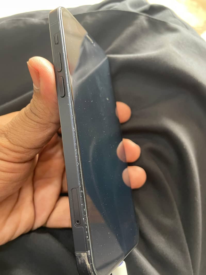 Apple iPhone 12 6