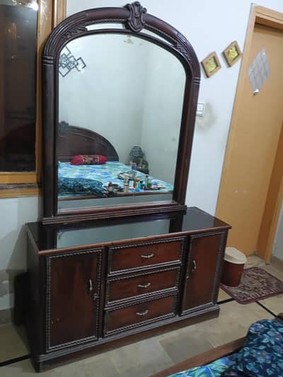 Good Quality Dressing Table