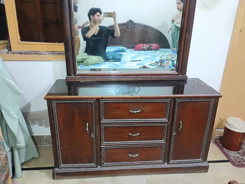 Good Quality Dressing Table 1