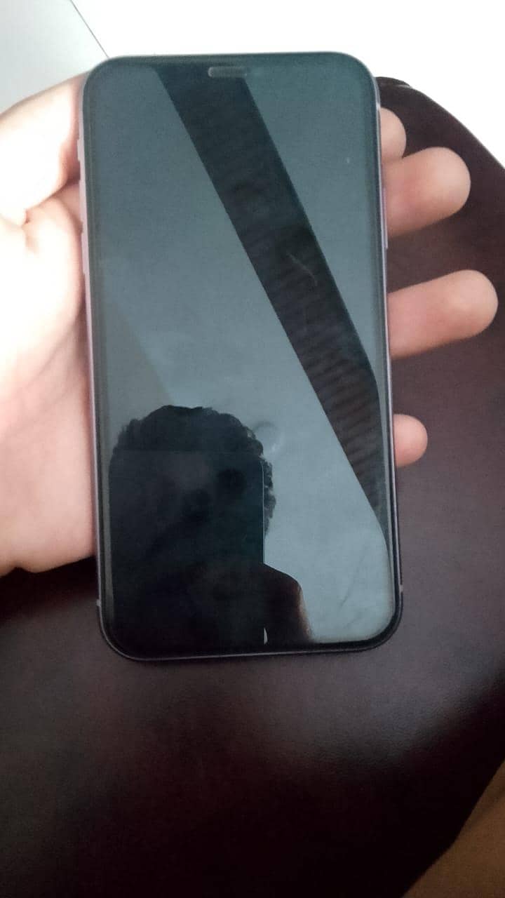 Apple iPhone 11 4