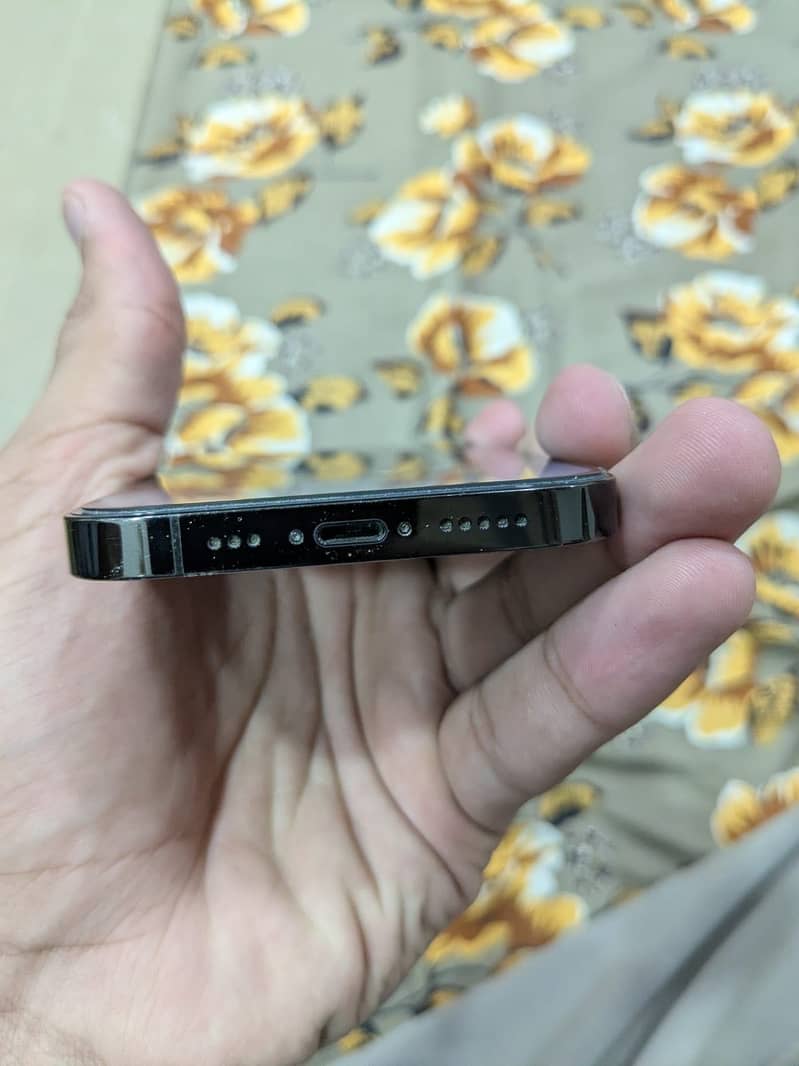 Apple iPhone 14 Pro 1