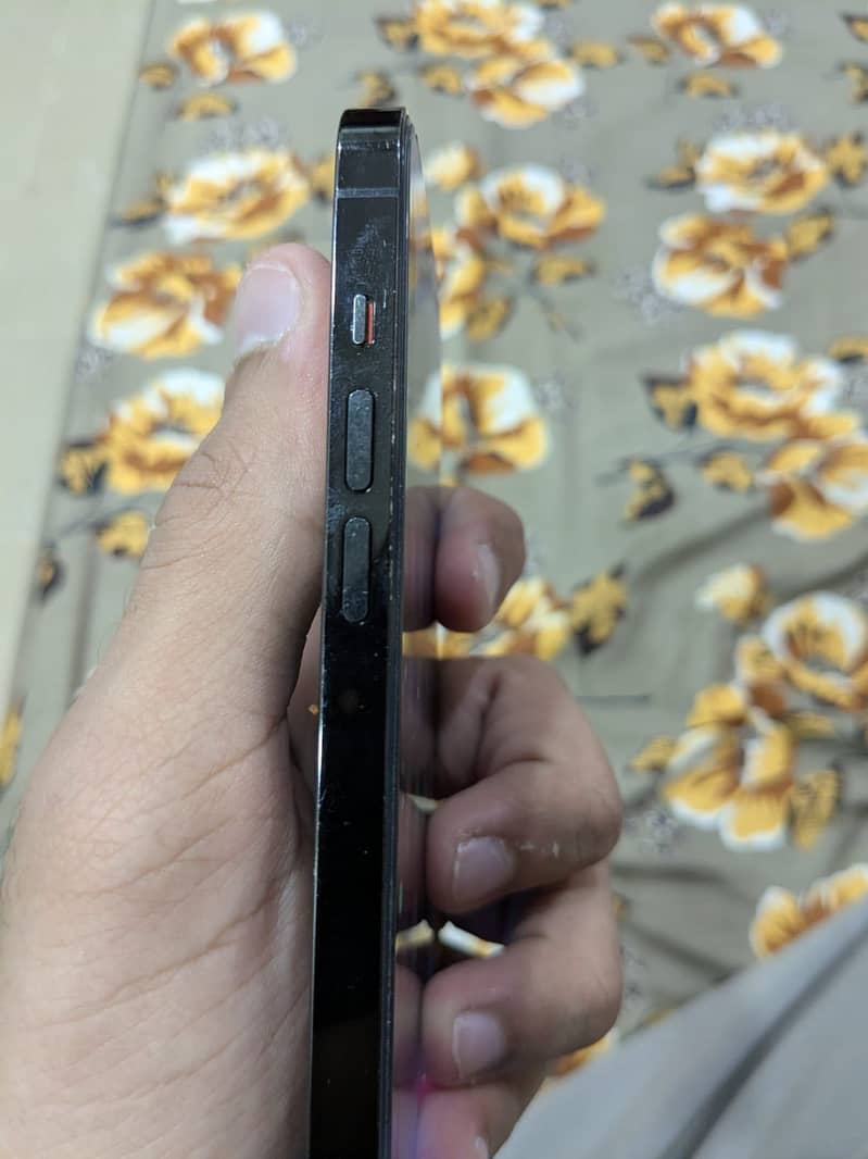 Apple iPhone 14 Pro 4