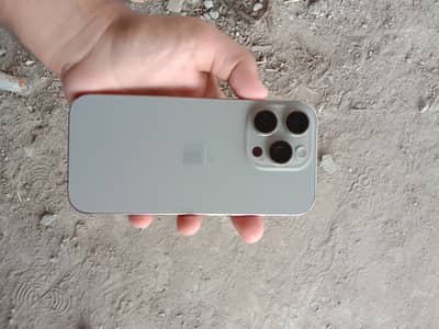 Apple iPhone 16 Pro