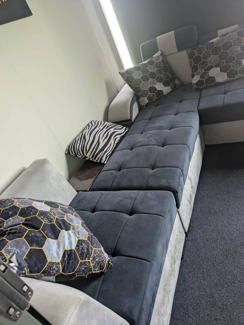 Sofa seater 1