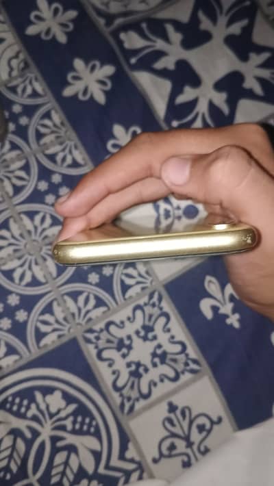 Apple iPhone XR