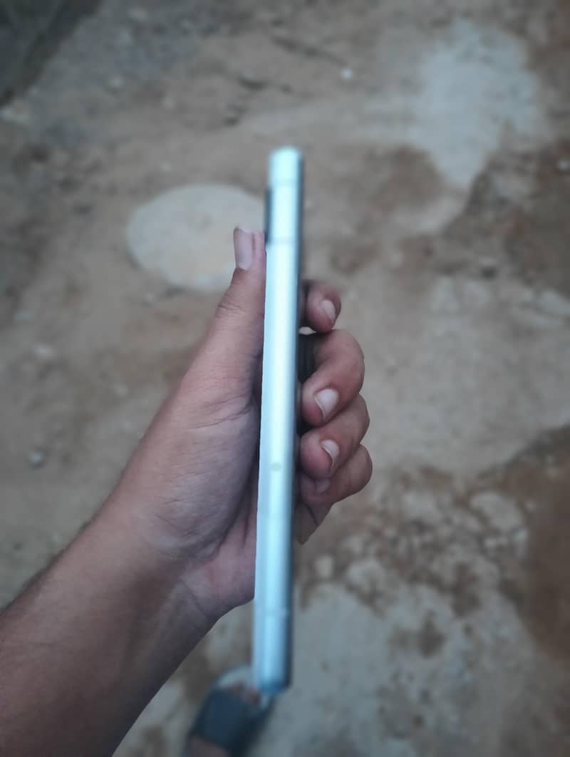 Google Pixel 7 4