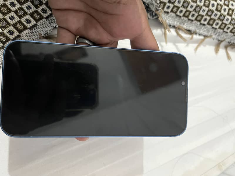 Apple iPhone 13 2