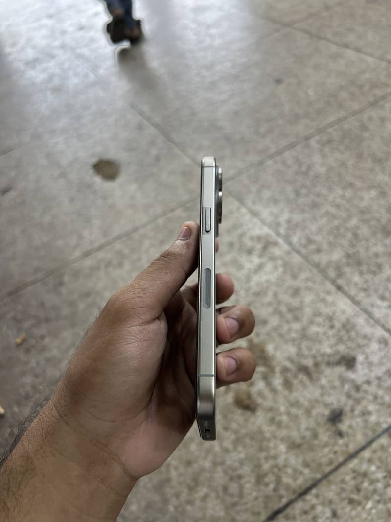 Apple iPhone 15 Pro Max 1