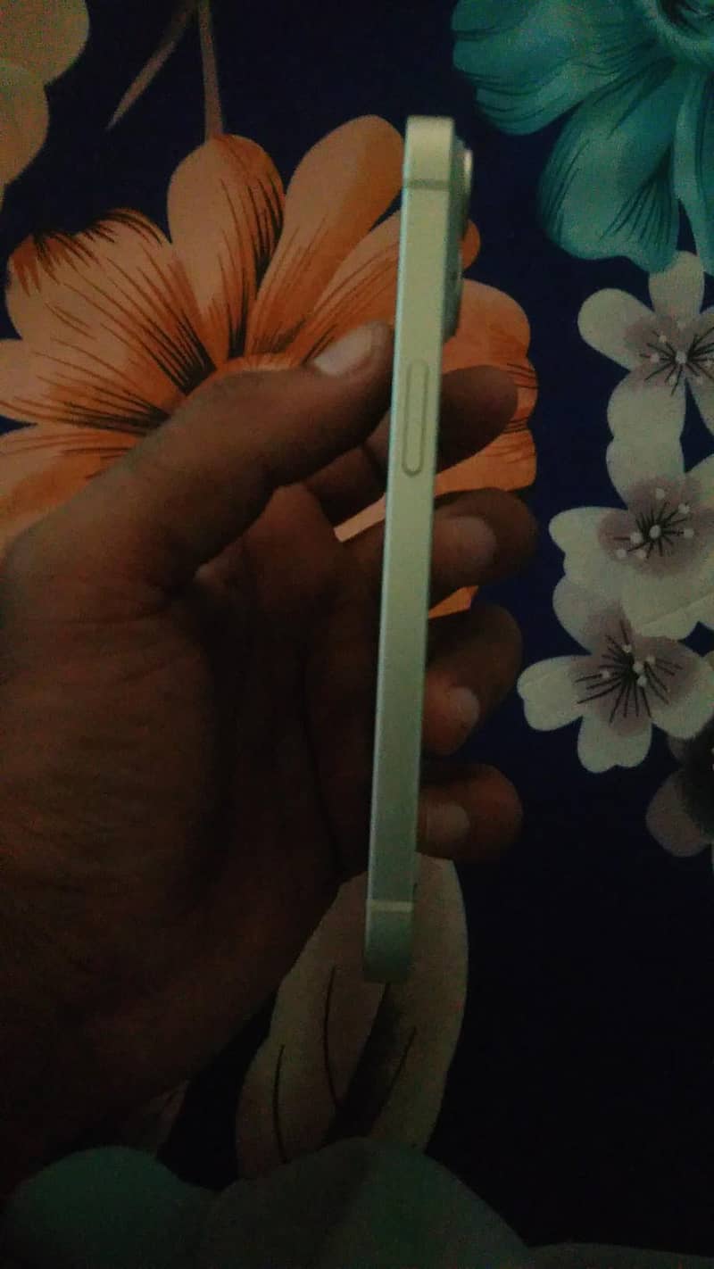 iPhone 14 2