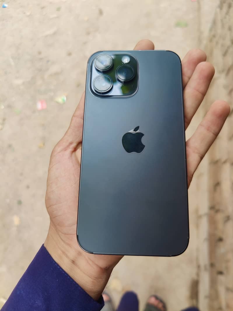 Apple iPhone 14 Pro Max 1