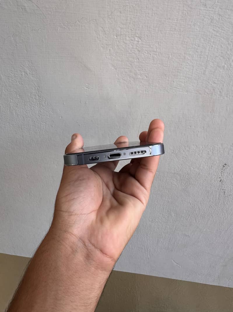 Apple iPhone 13 Pro 2