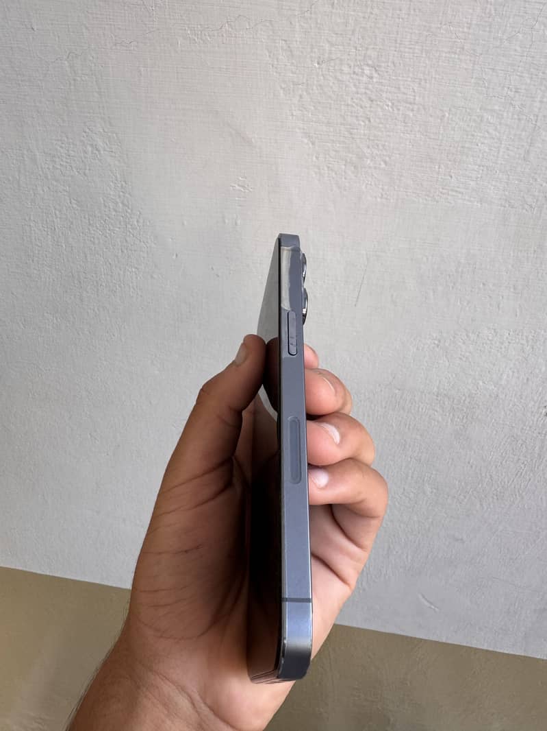 Apple iPhone 13 Pro 4