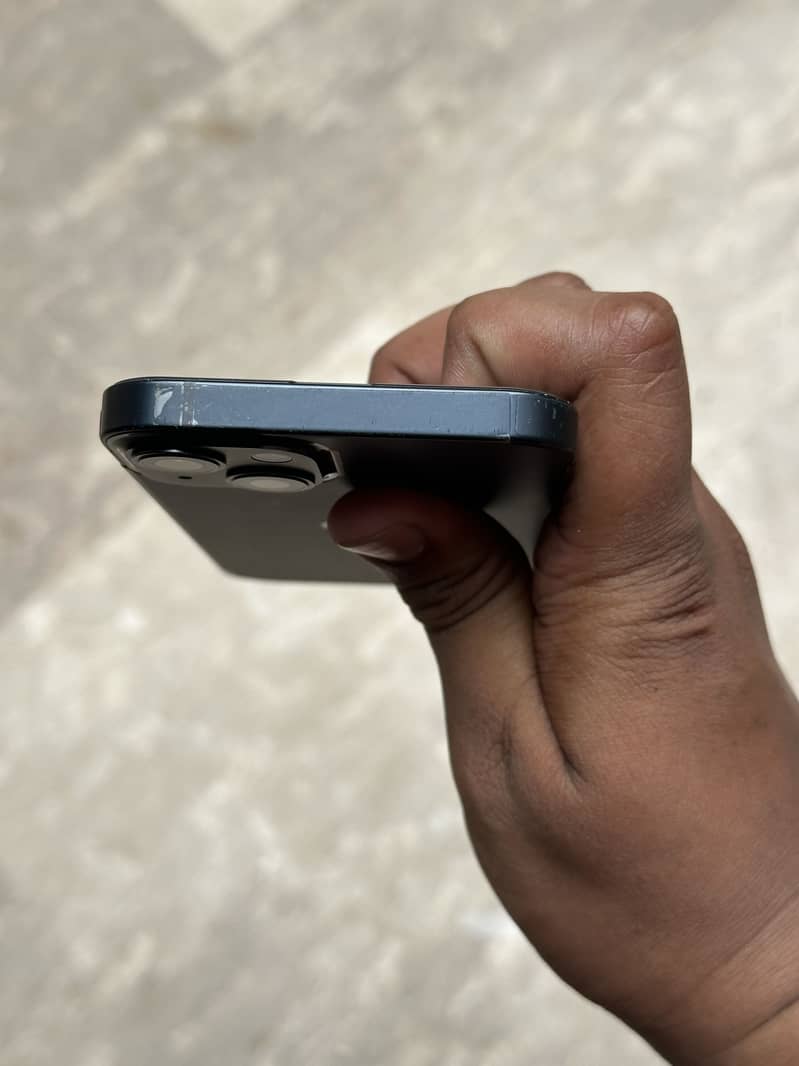 Apple iPhone 13 1