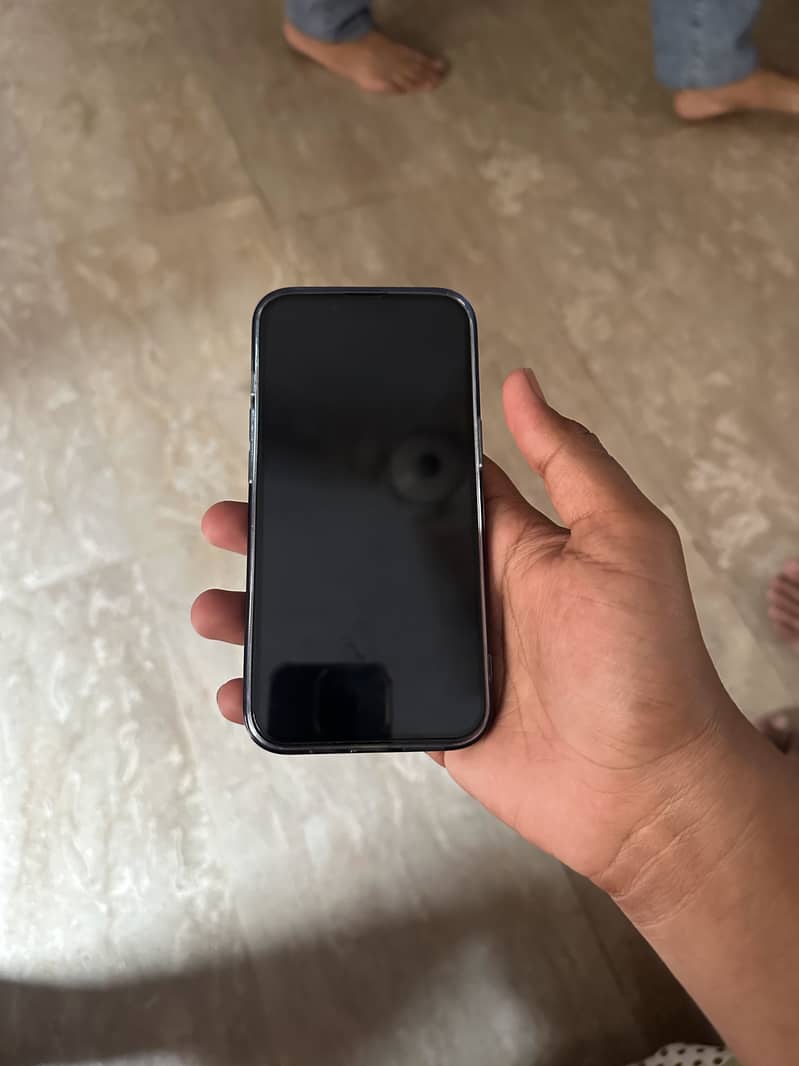 Apple iPhone 13 4