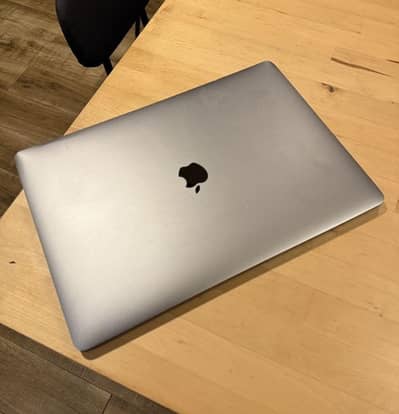 Macbook pro 2017 15inches - only board