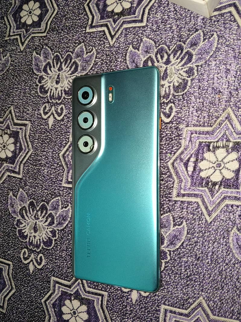 camon 40 pro 7