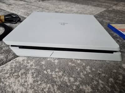 Sony PS4 slim PlayStation complete box