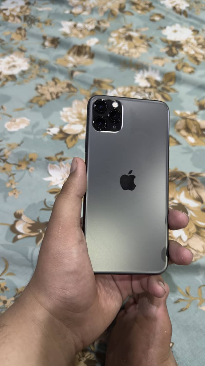 Apple iPhone 11 Pro Max 2