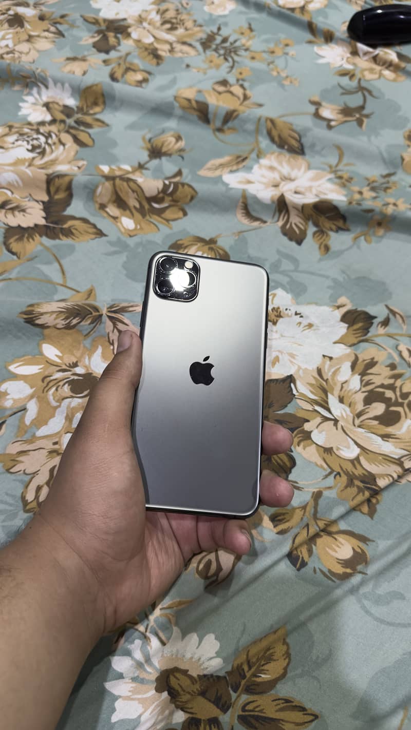 Apple iPhone 11 Pro Max 3
