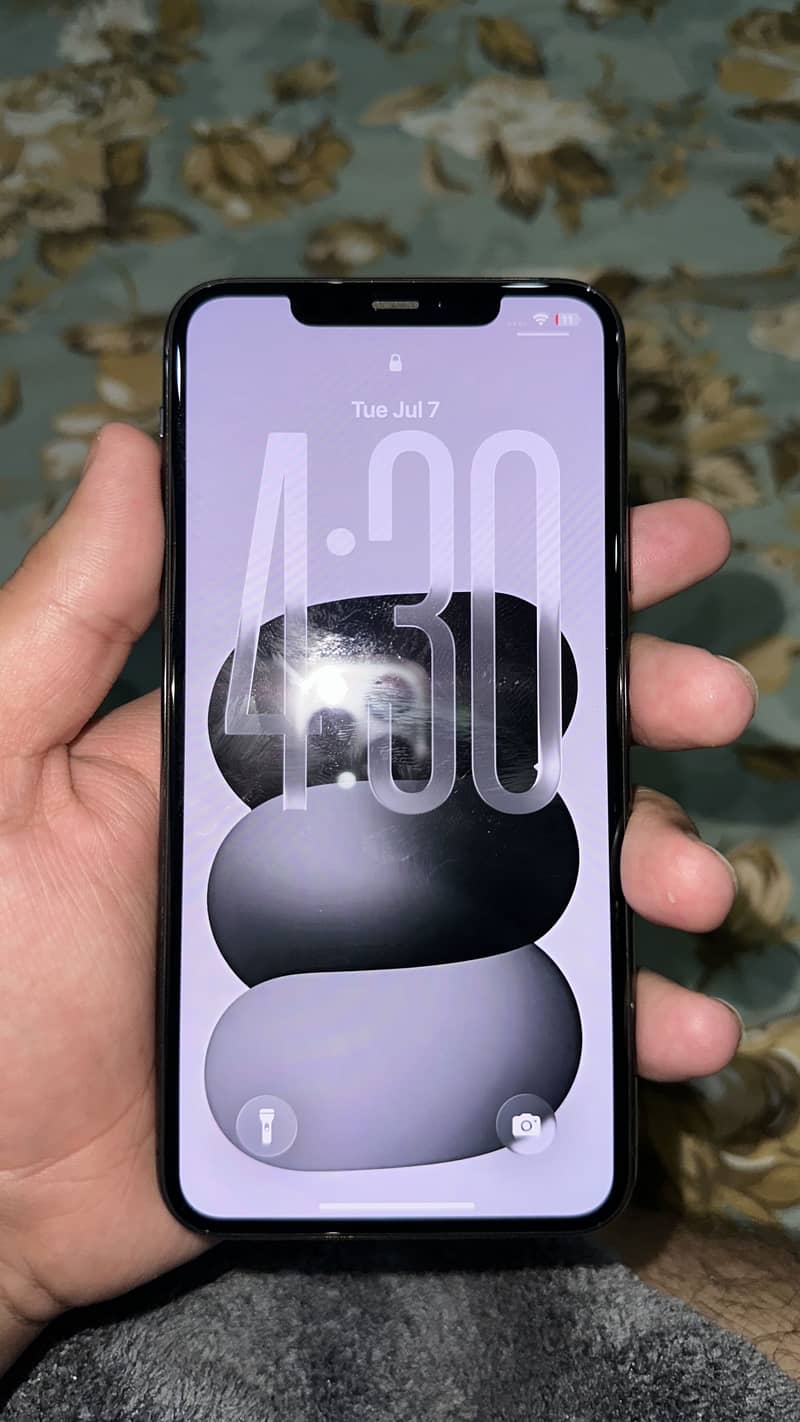 Apple iPhone 11 Pro Max 4