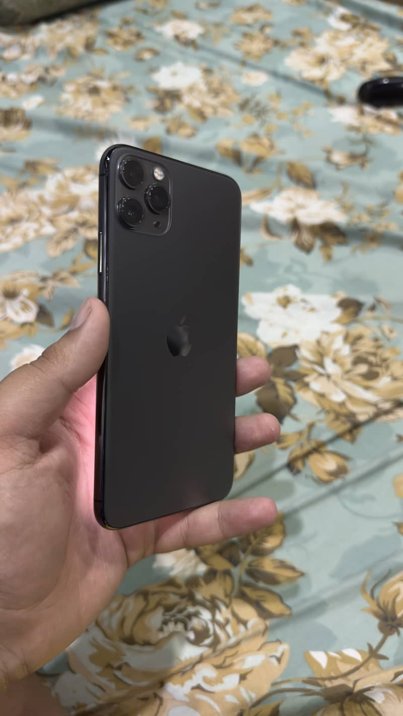 Apple iPhone 11 Pro Max 6