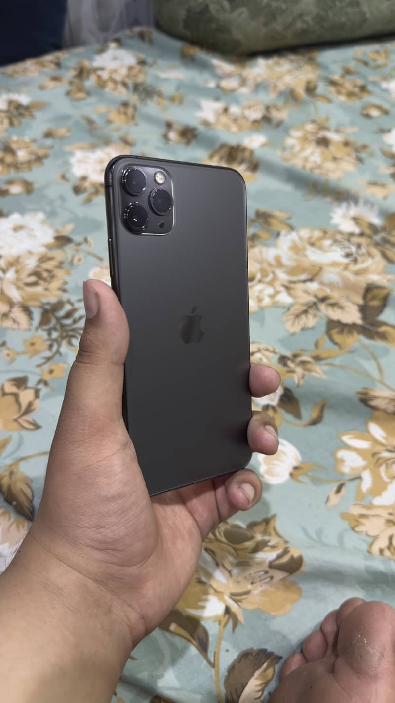 Apple iPhone 11 Pro Max 7