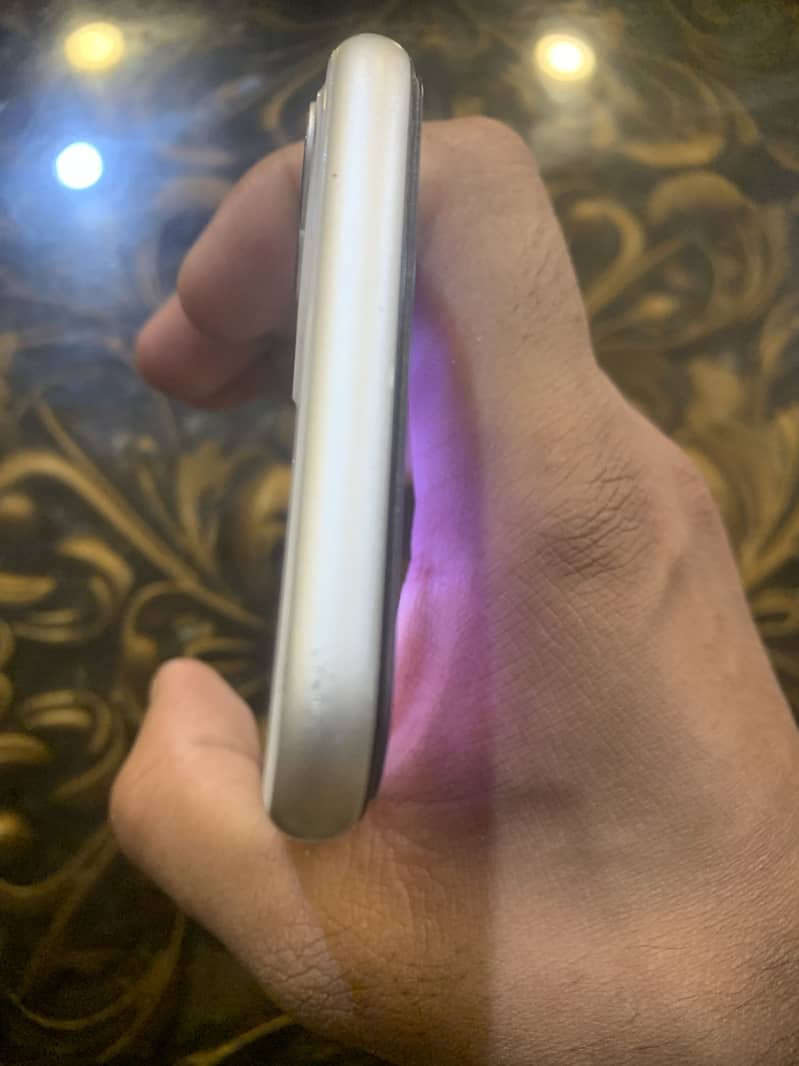 Apple iPhone 11 5