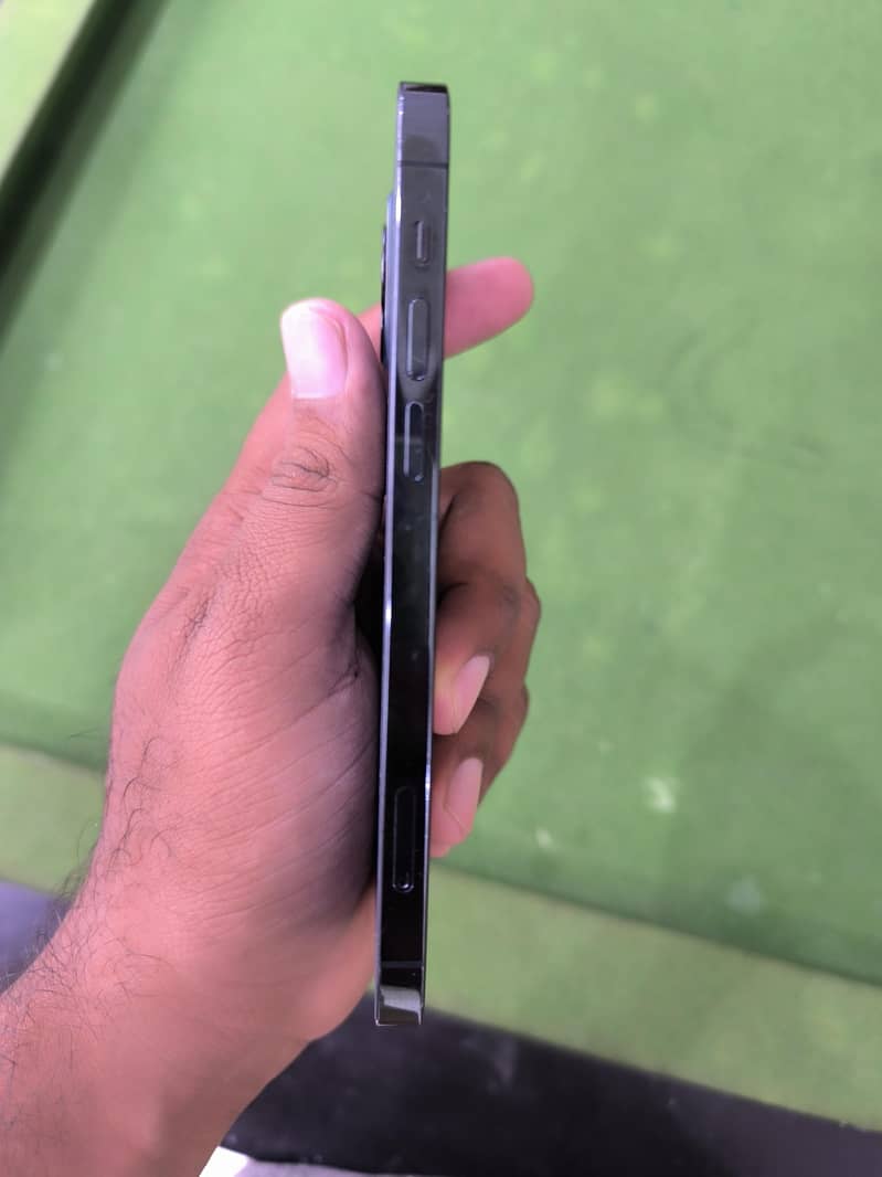 Apple iPhone 12 Pro 4