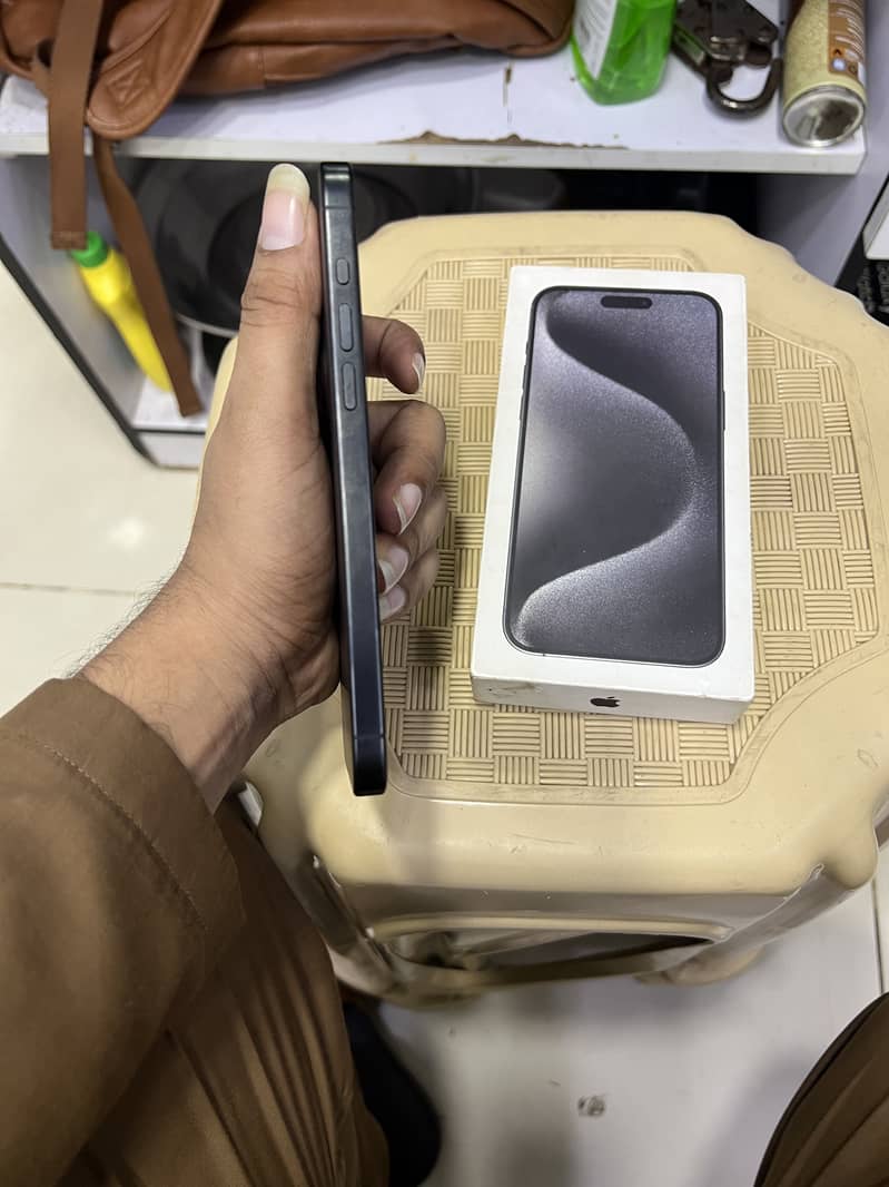 Apple iPhone 15 Pro Max 4