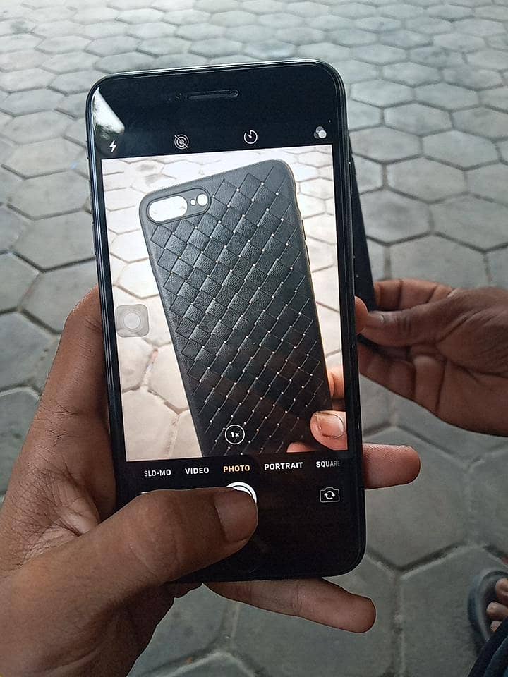 Apple iPhone 8 Plus 2
