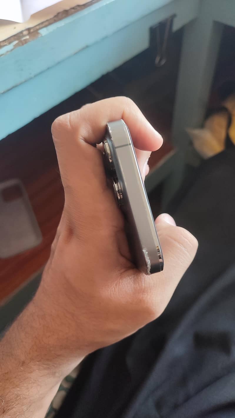 Apple iPhone 13 Pro 3