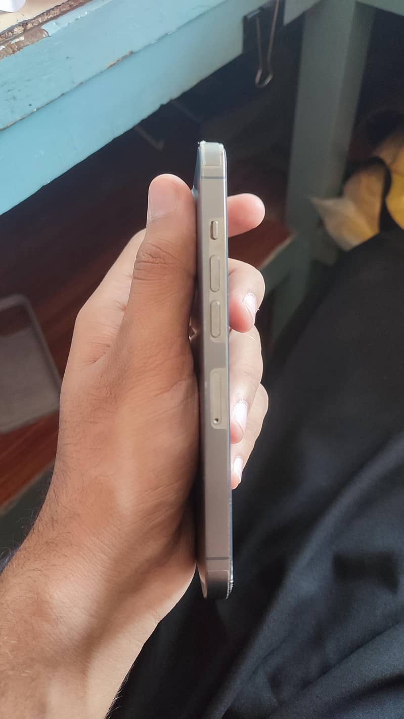 Apple iPhone 13 Pro 4