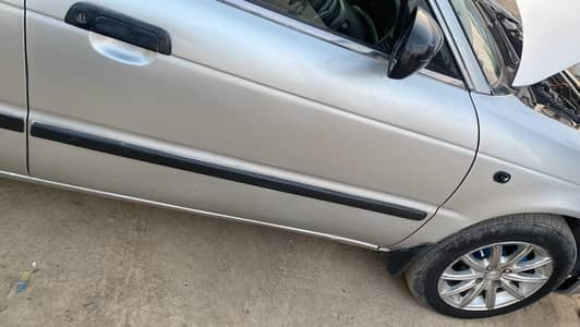 Suzuki Baleno 2002