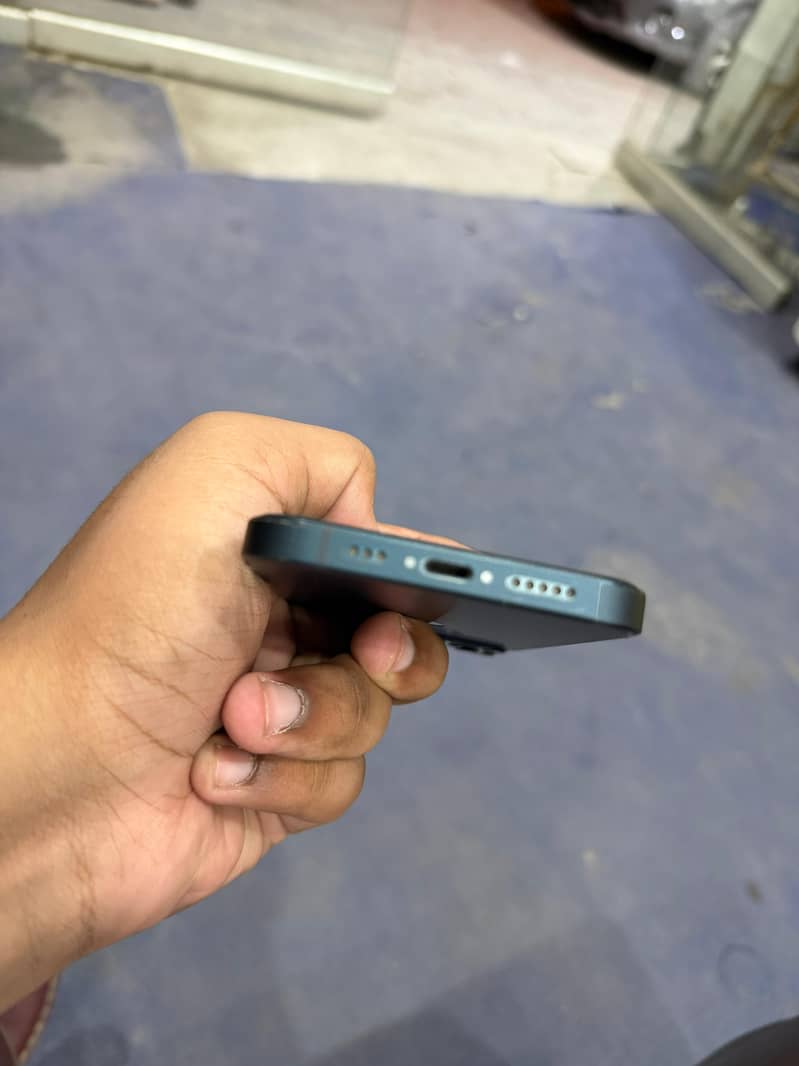 Apple iPhone 13 0