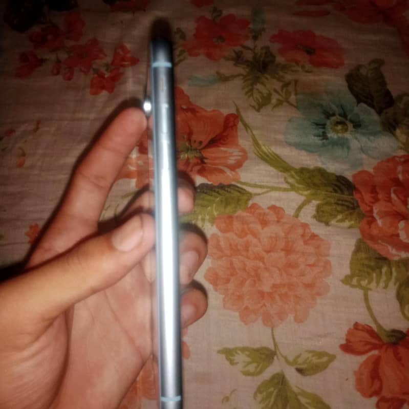 Apple iPhone XR 1