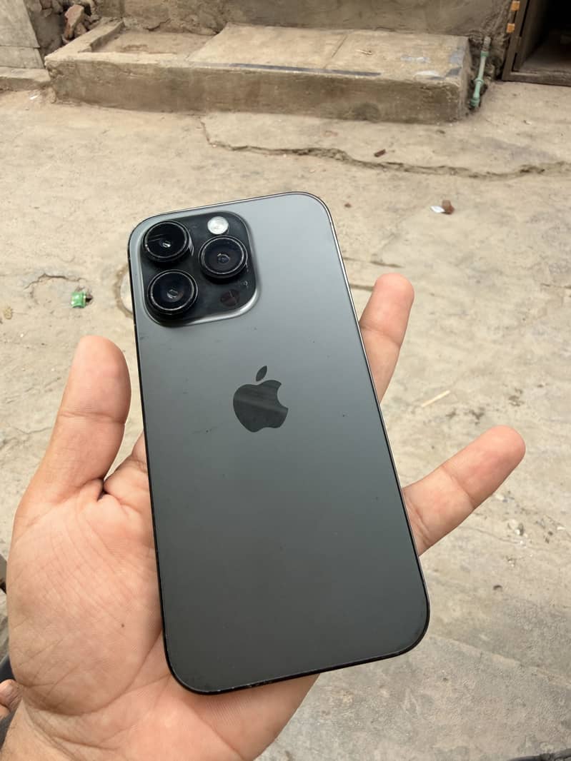 Apple iPhone 14 Pro 1