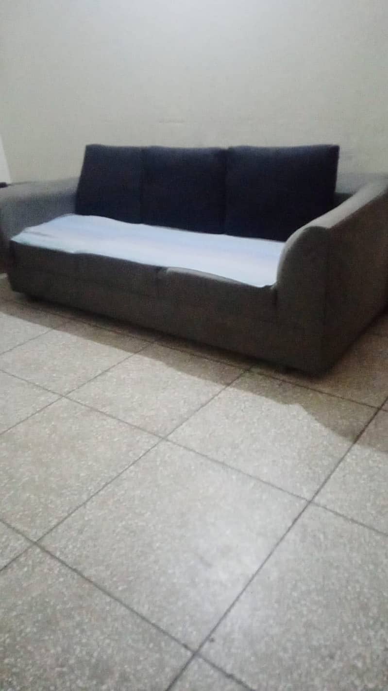 Sofa 3 seater 0