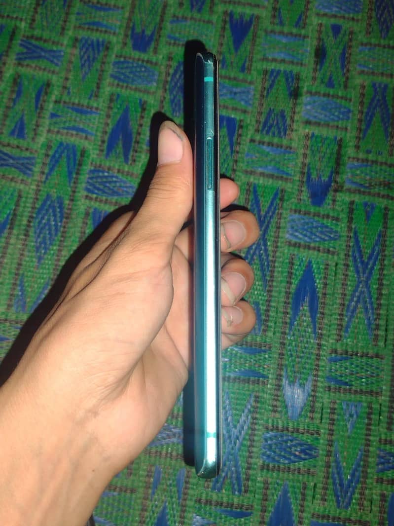 One plus 8t 4