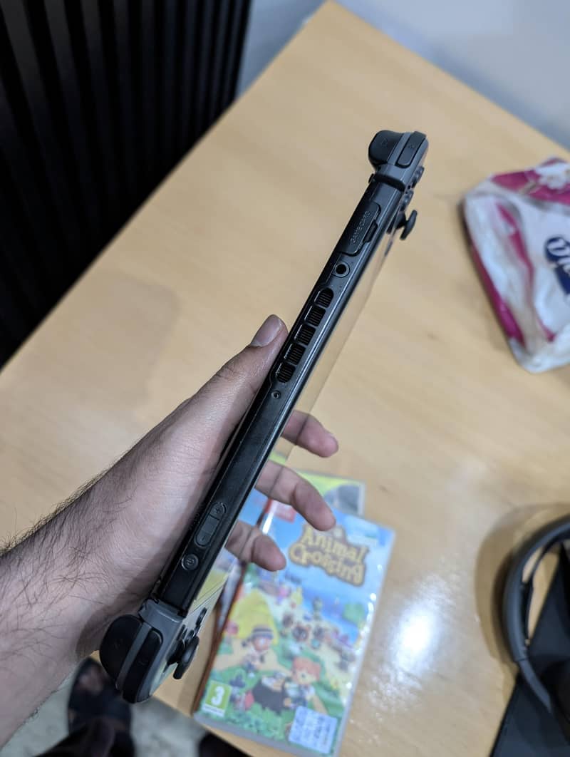 Nintendo Switch 4