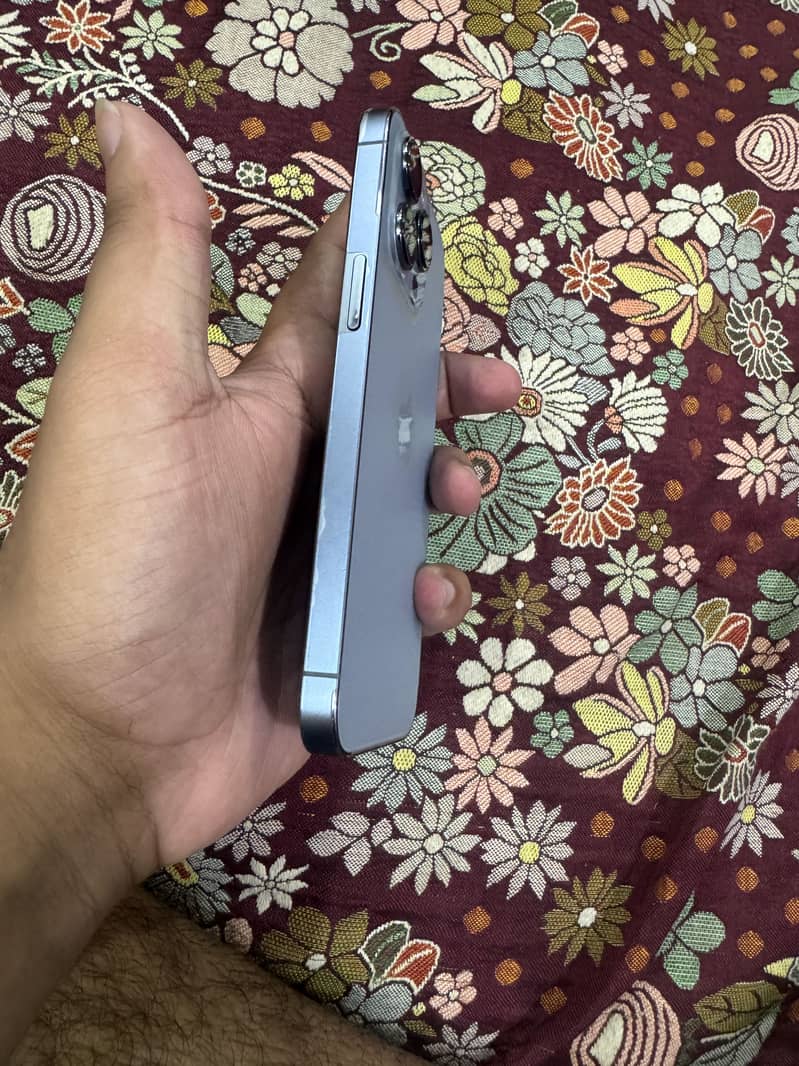 Apple iPhone 13 Pro 2